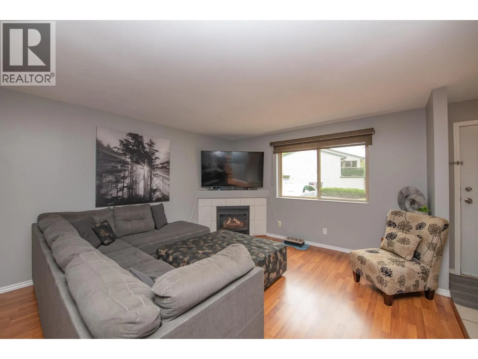 1607 43 Avenue Unit# 202