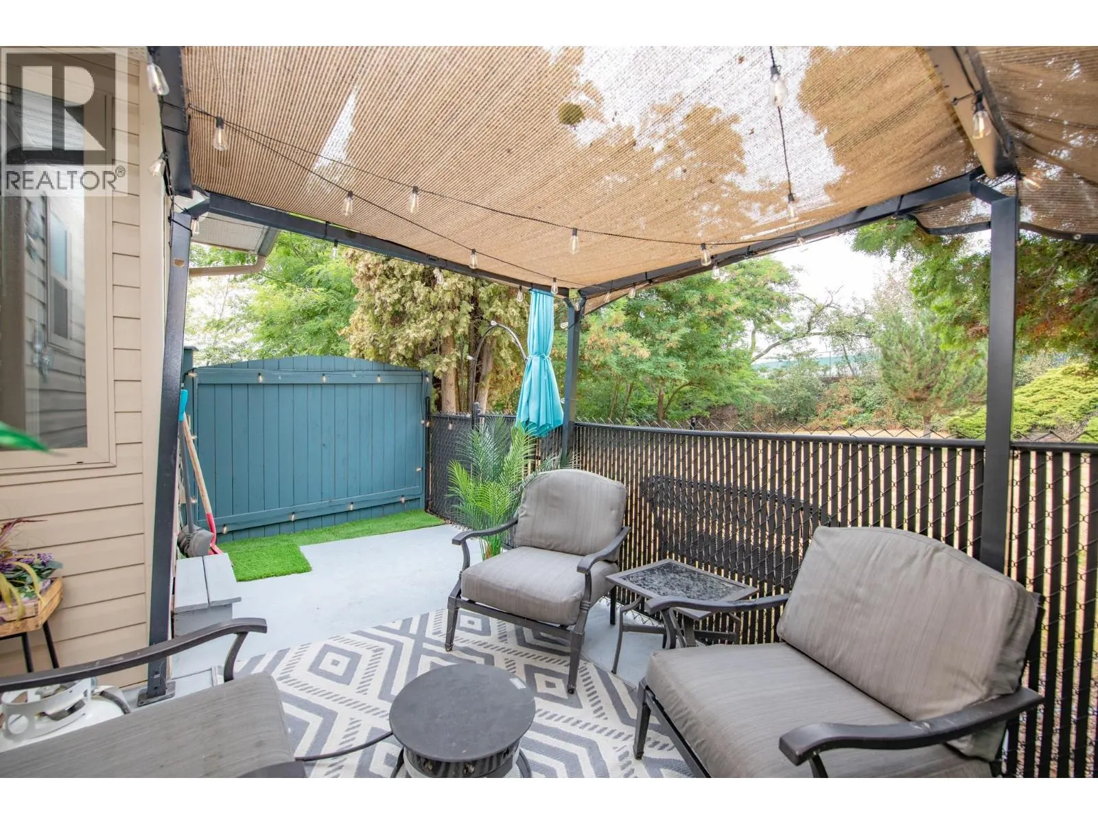 1607 43 Avenue Unit# 202
