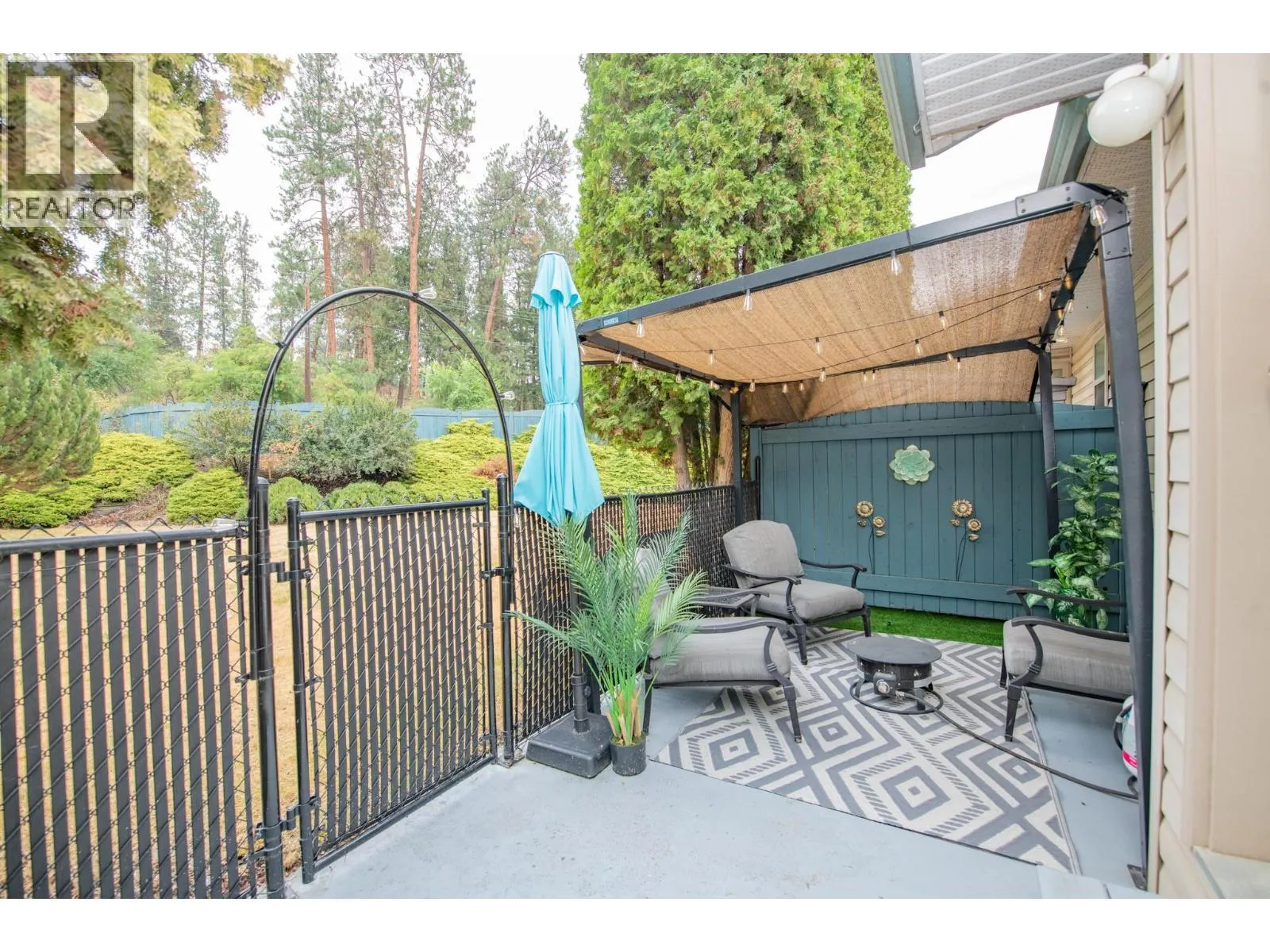 1607 43 Avenue Unit# 202