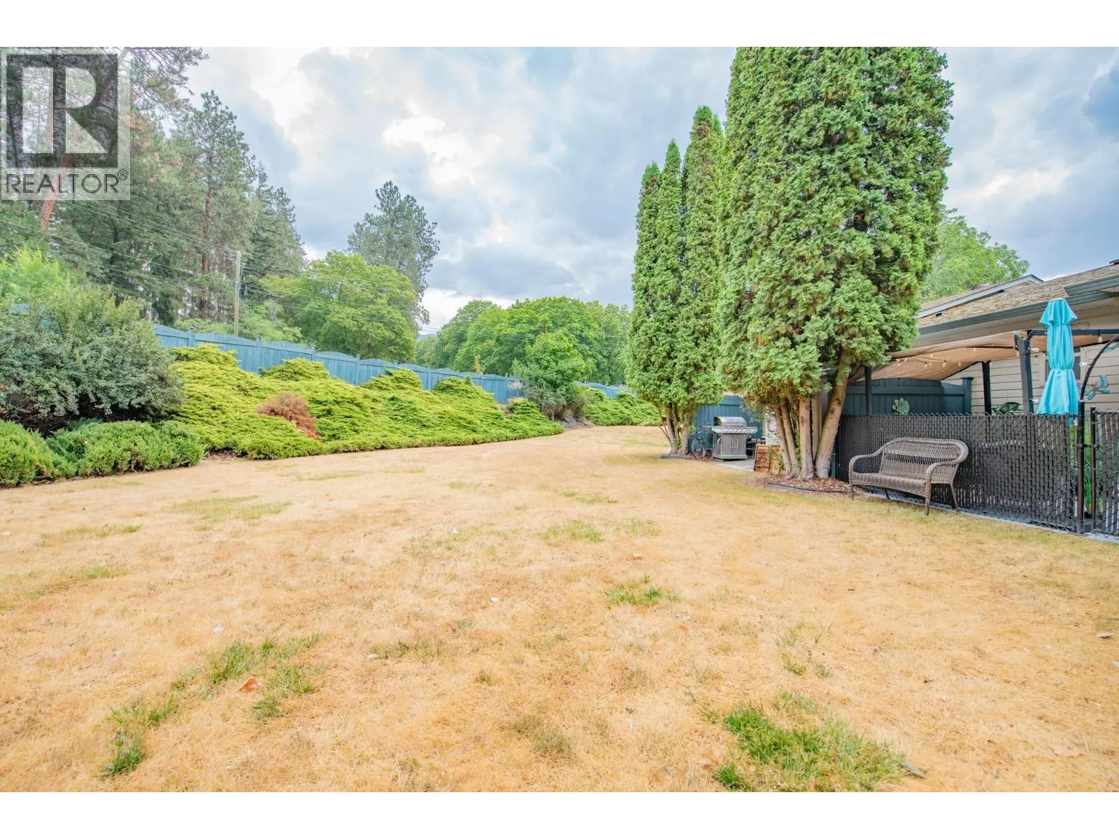 1607 43 Avenue Unit# 202