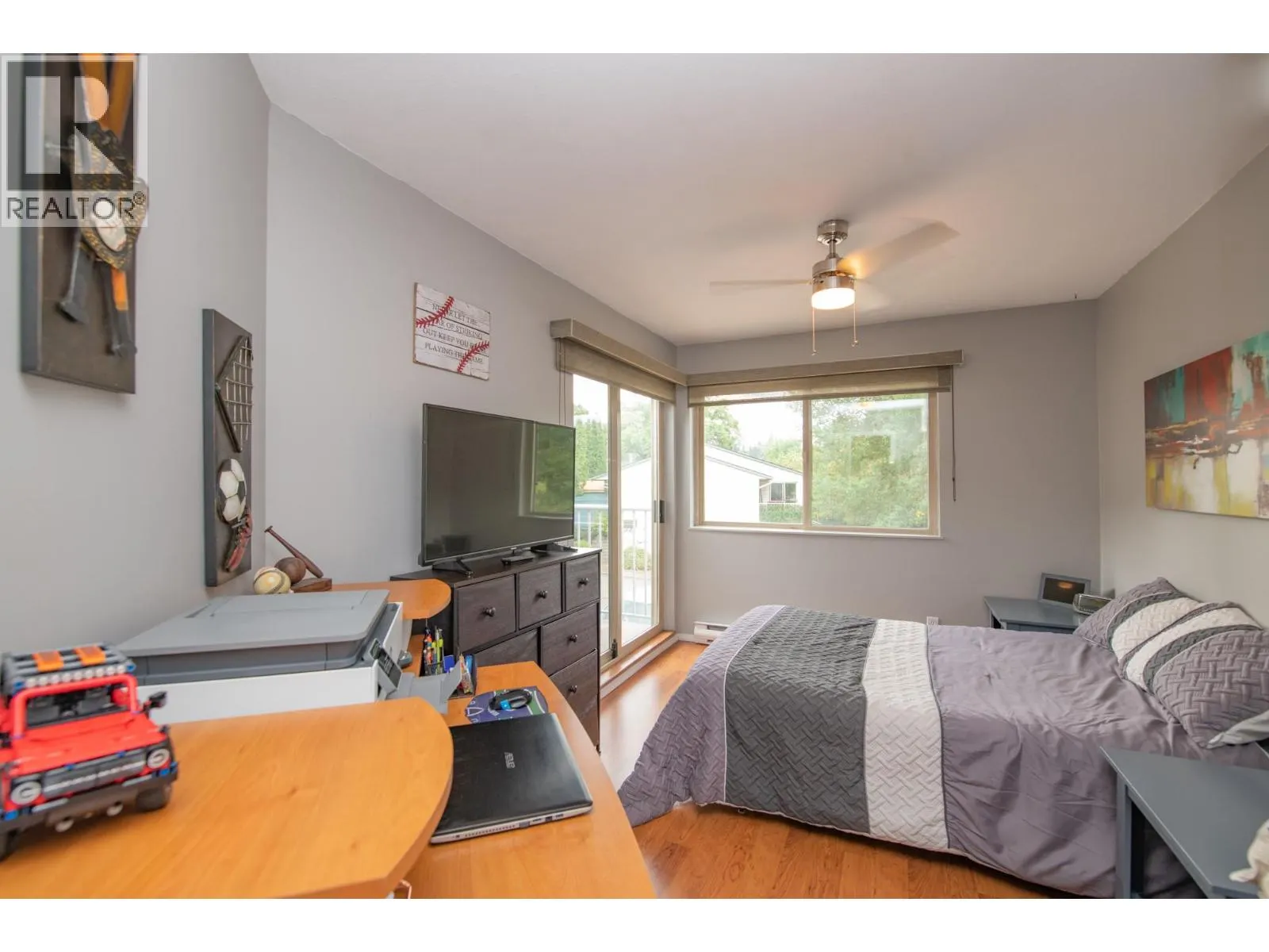 1607 43 Avenue Unit# 202