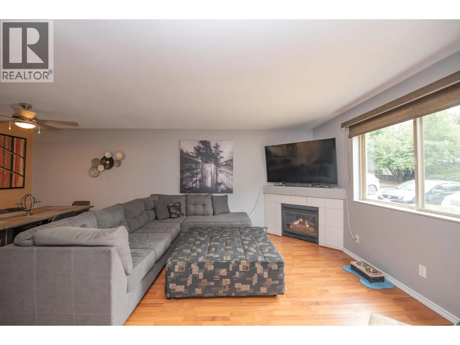 1607 43 Avenue Unit# 202