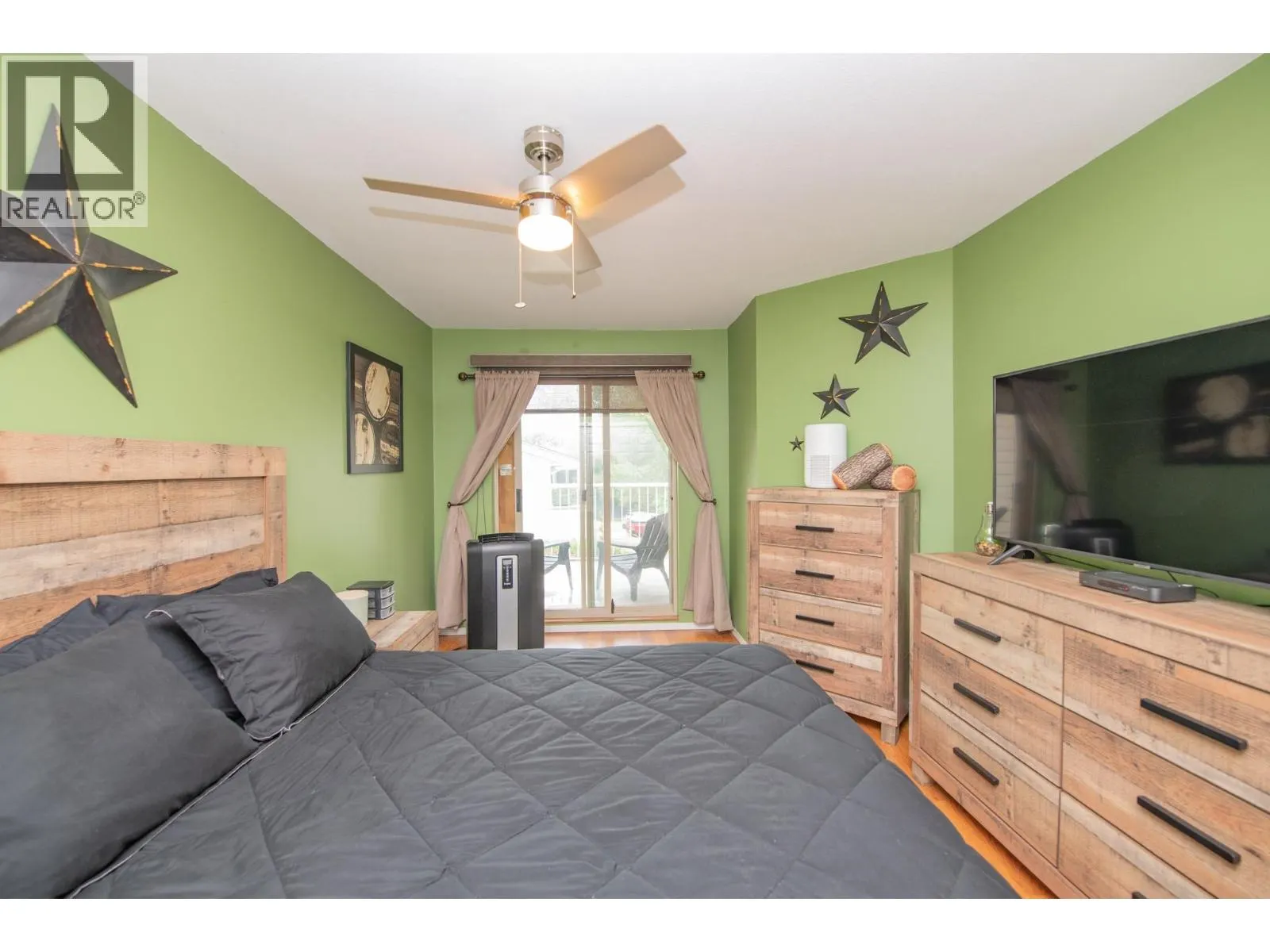 1607 43 Avenue Unit# 202
