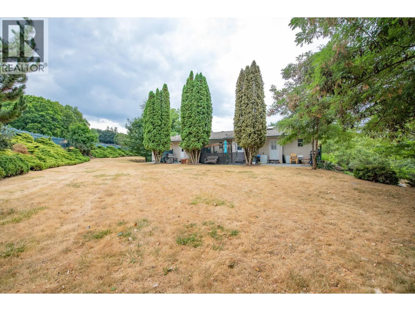 1607 43 Avenue Unit# 202