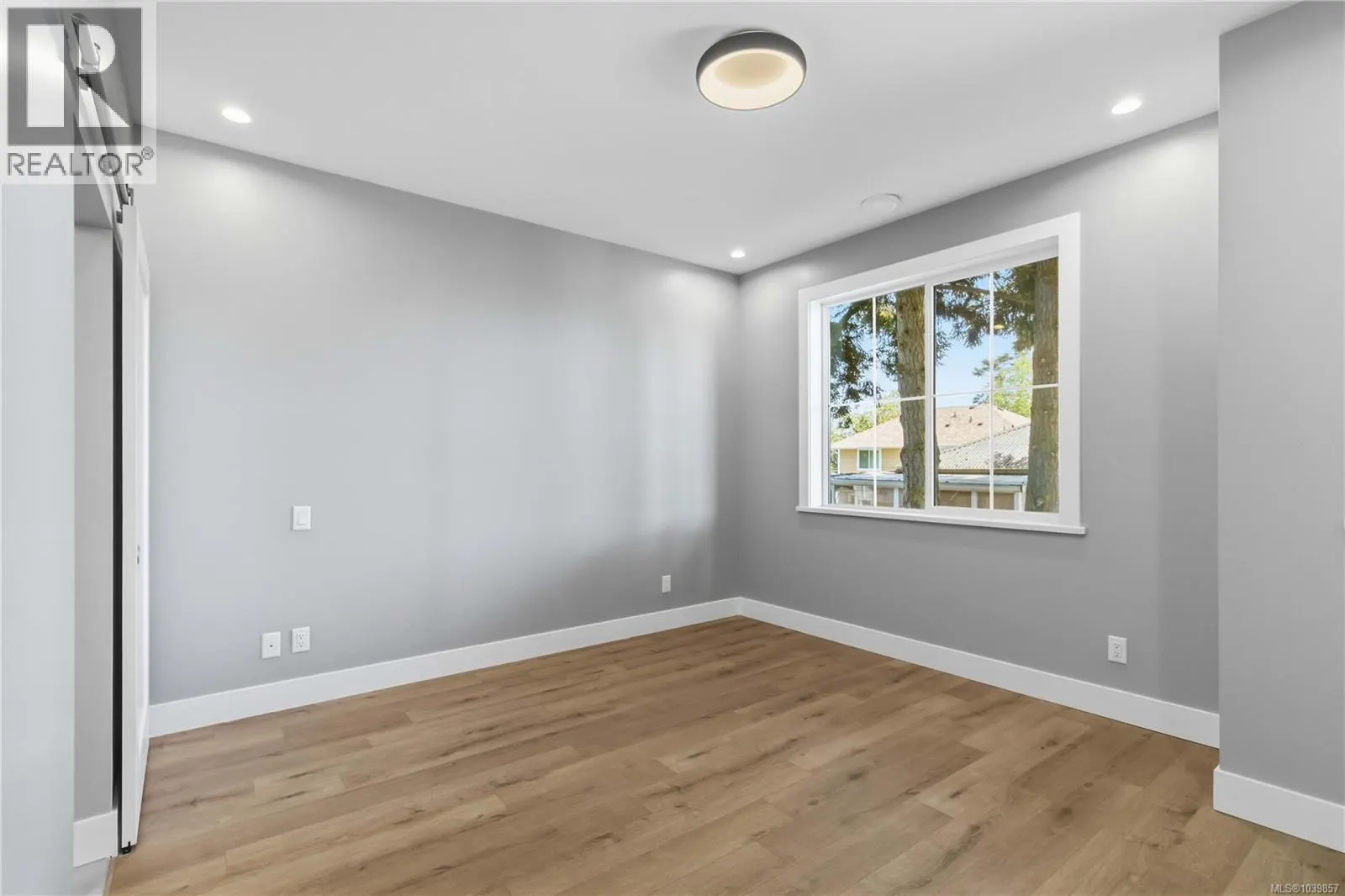 1 2312 Orchard Ave