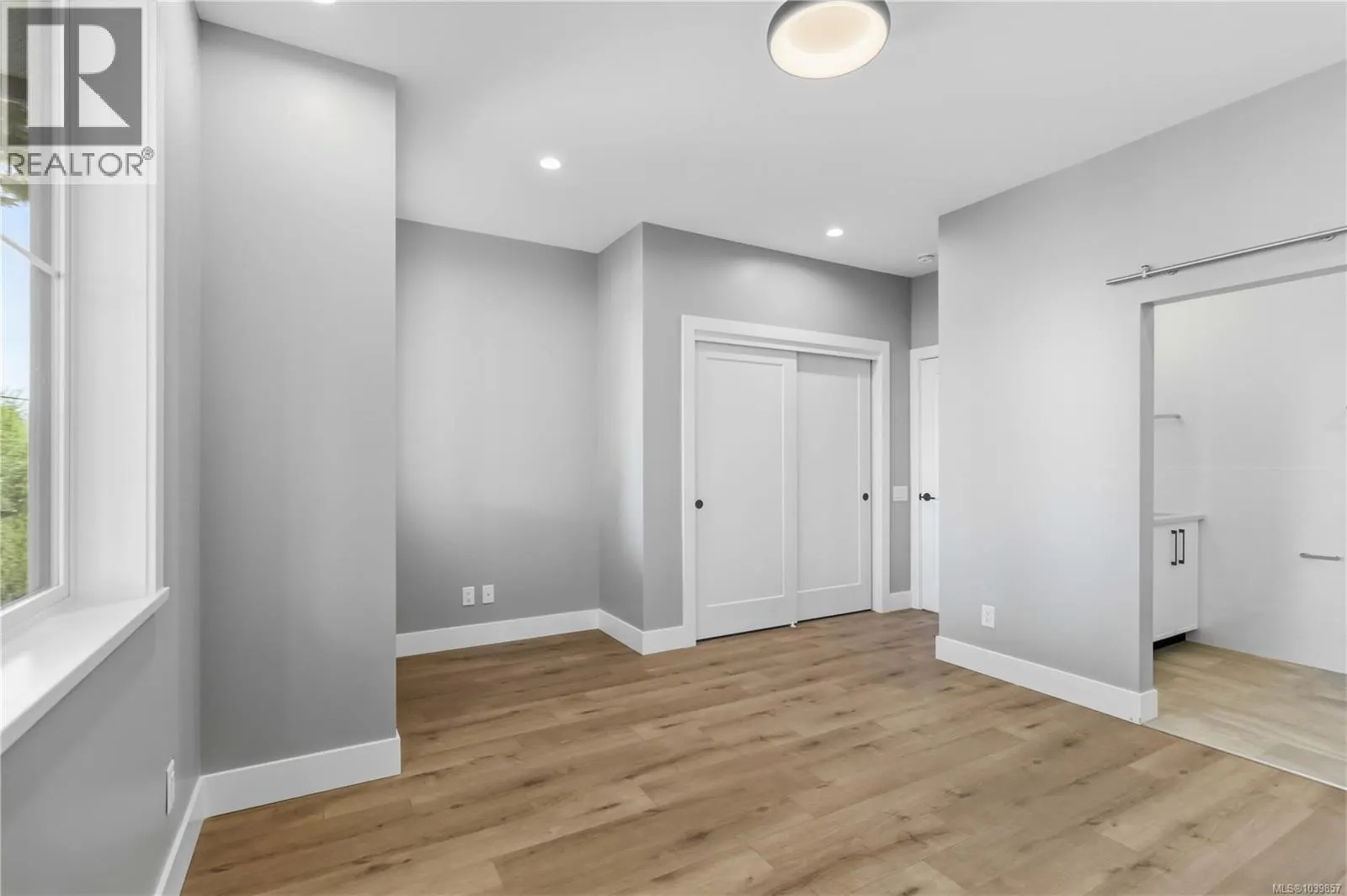 1 2312 Orchard Ave