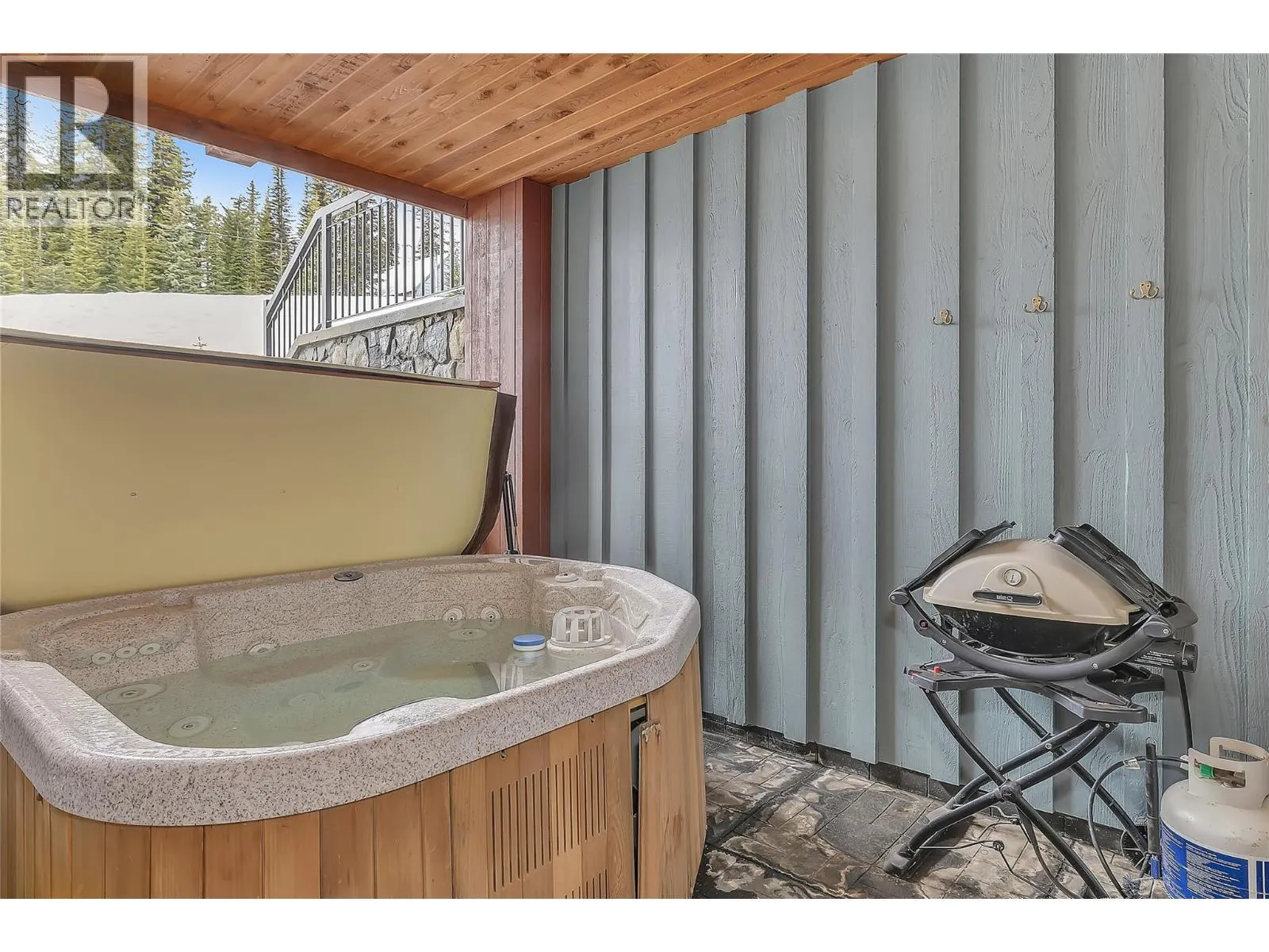 5255 Big White Road Unit# 105