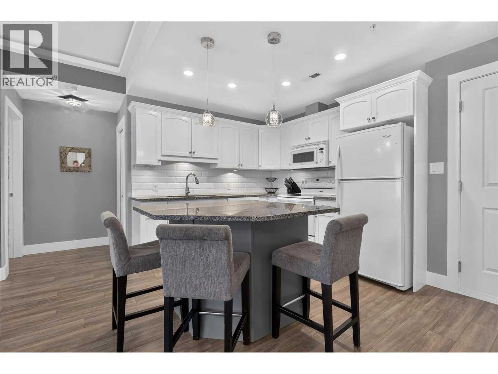 277 Yorkton Avenue Unit# 305