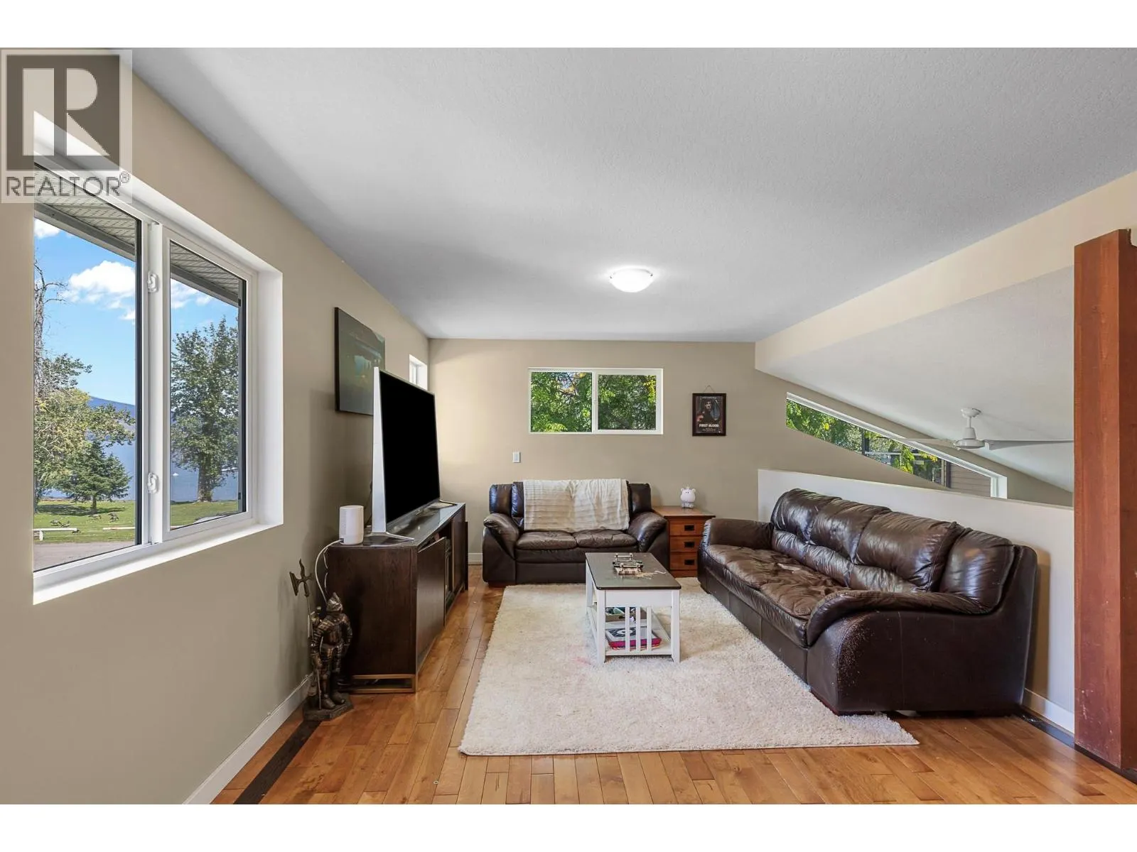 42 Lakeshore Drive