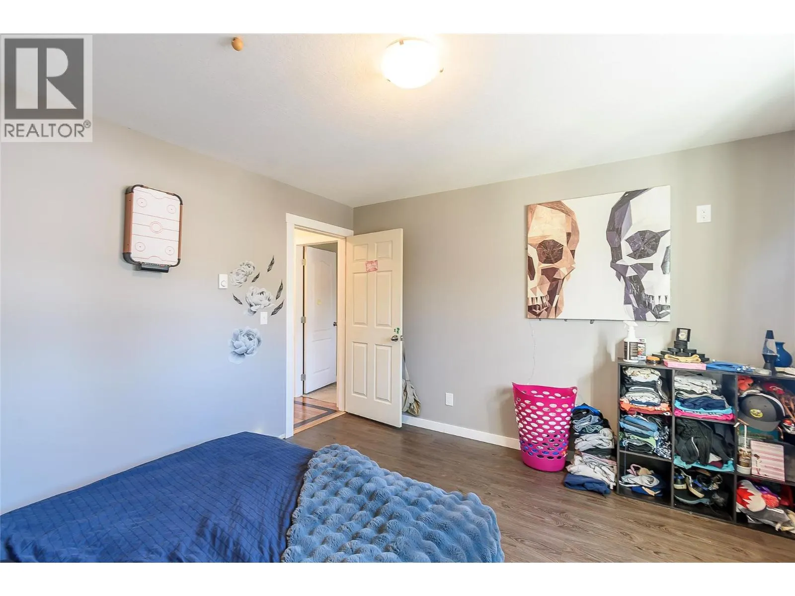 42 Lakeshore Drive