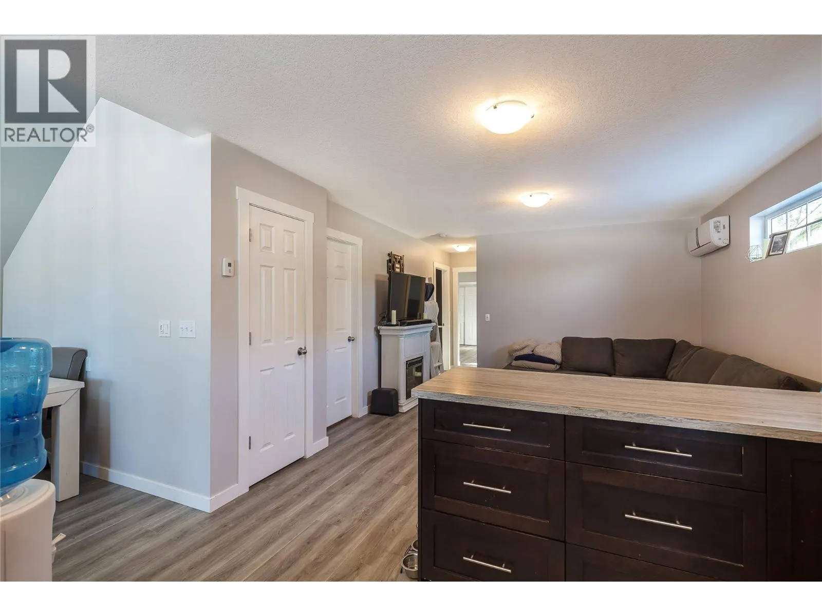 42 Lakeshore Drive