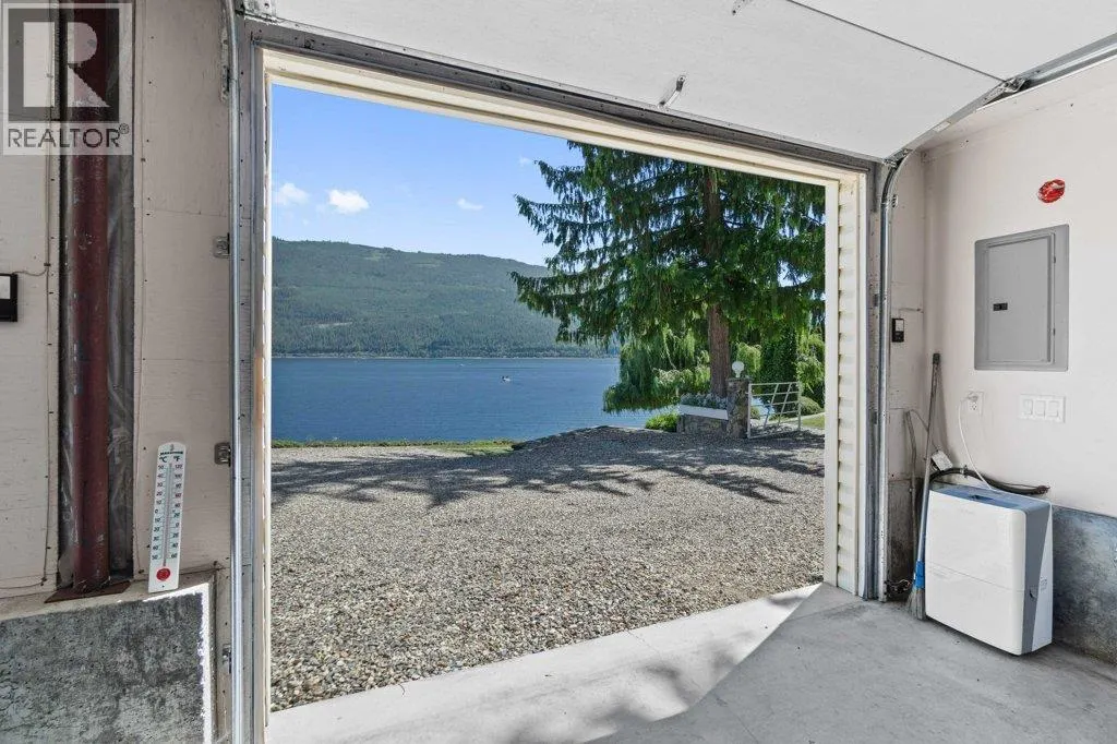 4842 SUNNYBRAE CANOE POINT Road
