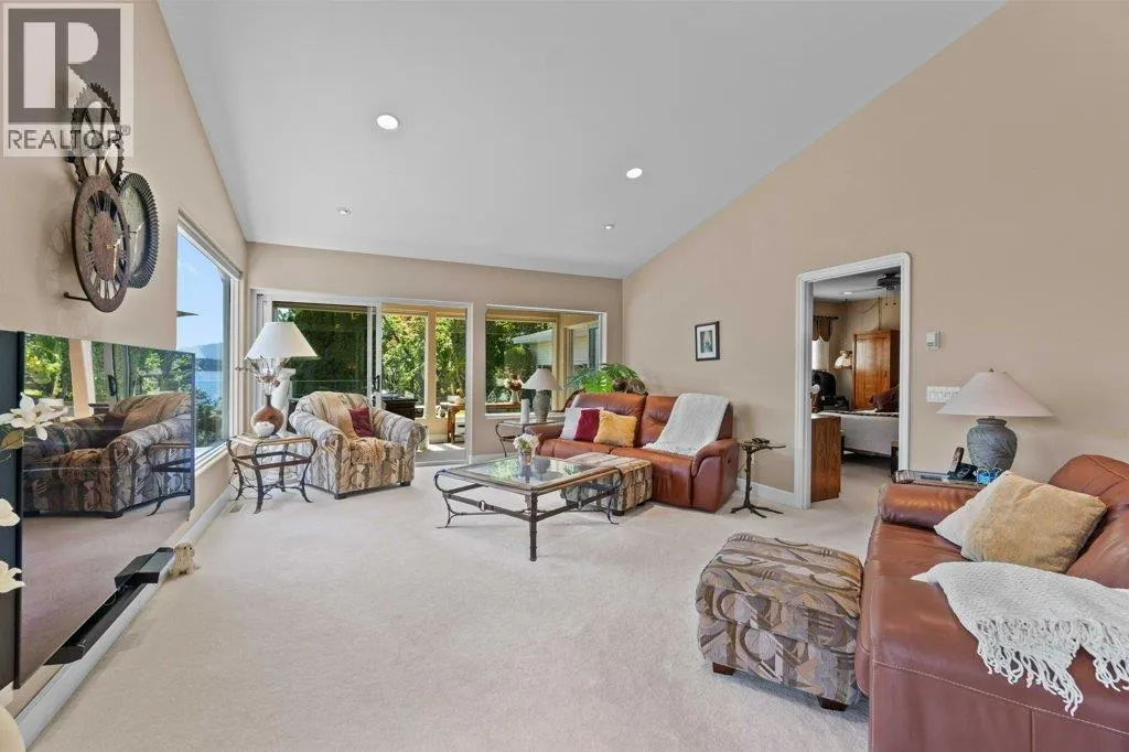 4842 SUNNYBRAE CANOE POINT Road