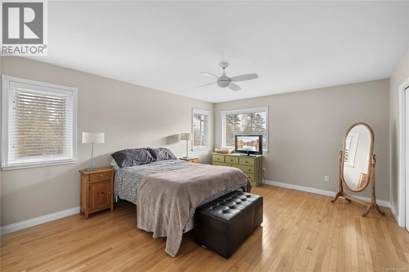 615 Chinook Ave