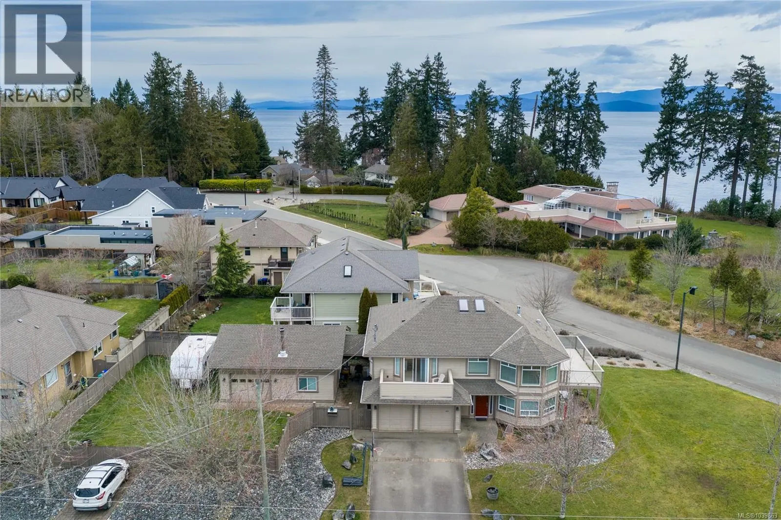 615 Chinook Ave