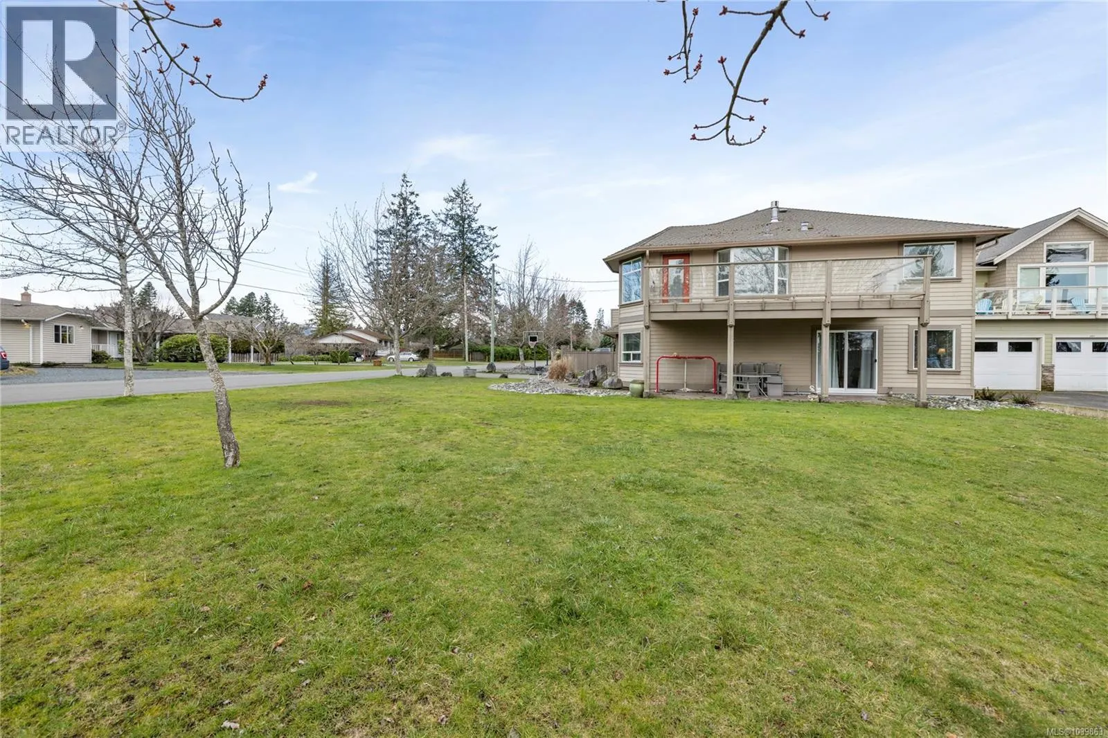 615 Chinook Ave
