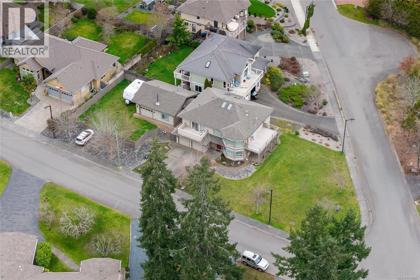 615 Chinook Ave