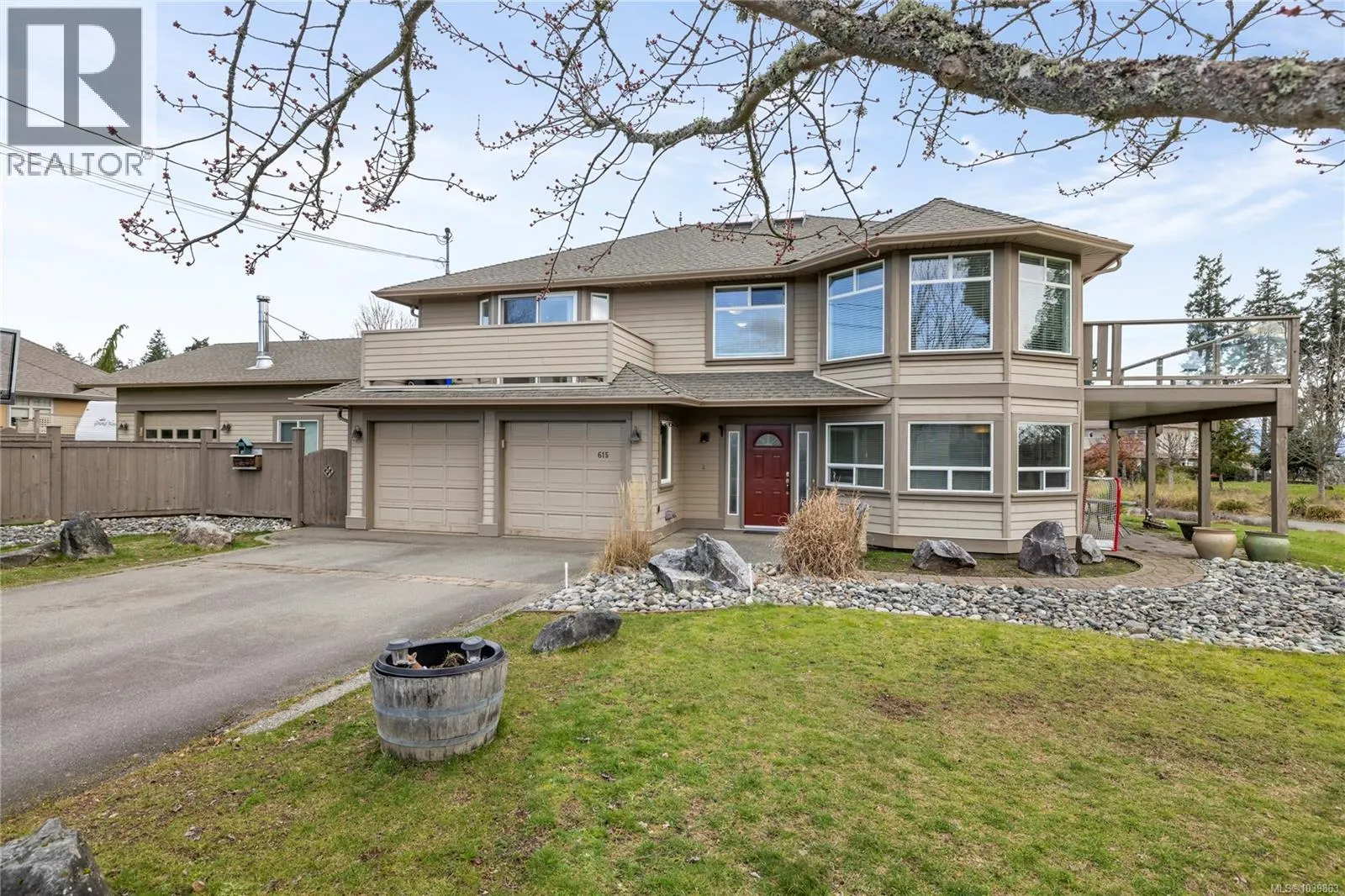 615 Chinook Ave