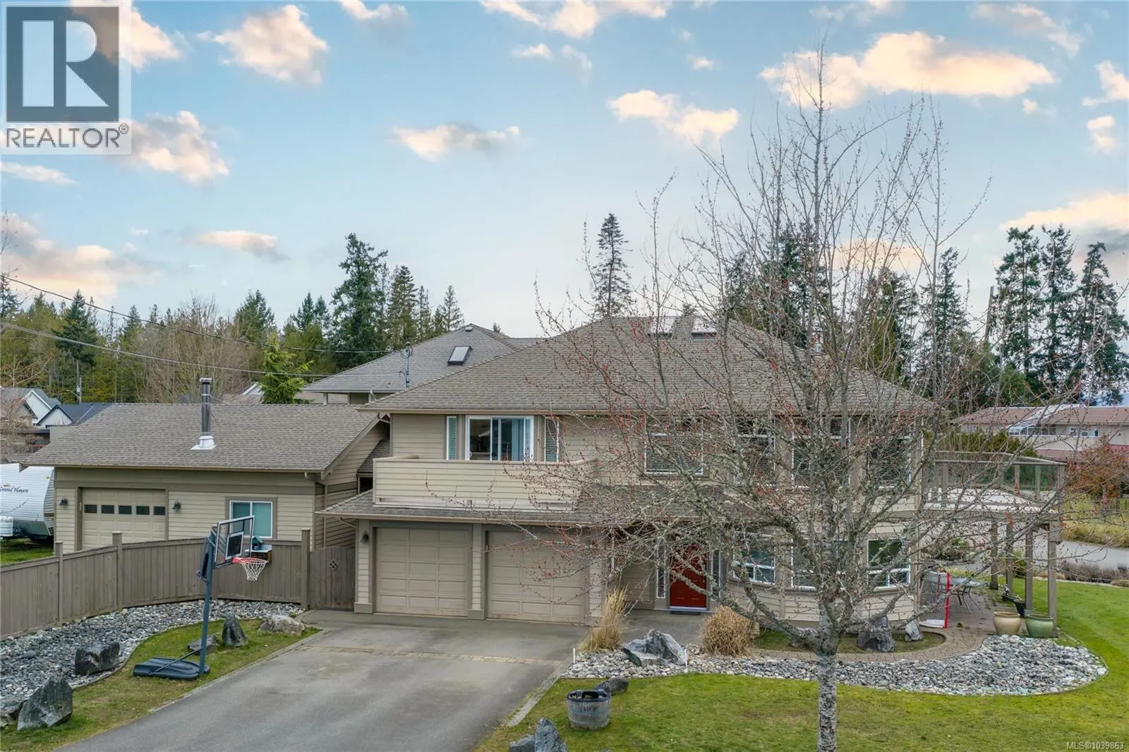 615 Chinook Ave