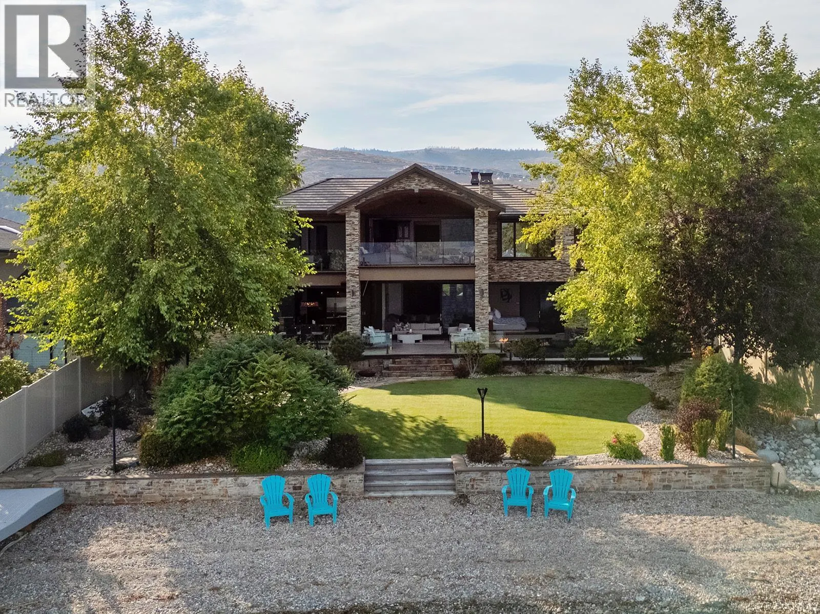 4165 Gellatly Road