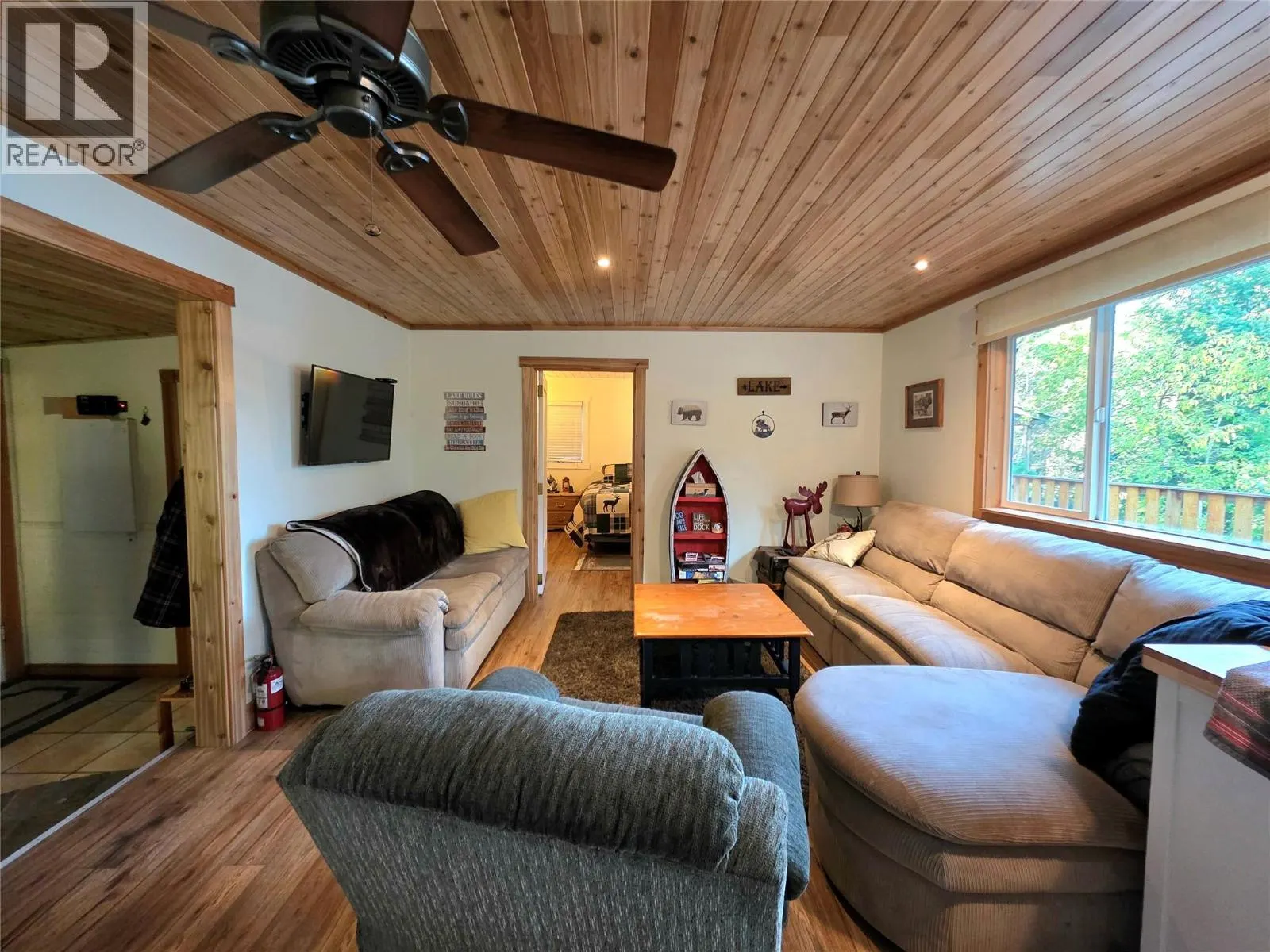 6453 Pinaus Lake Road