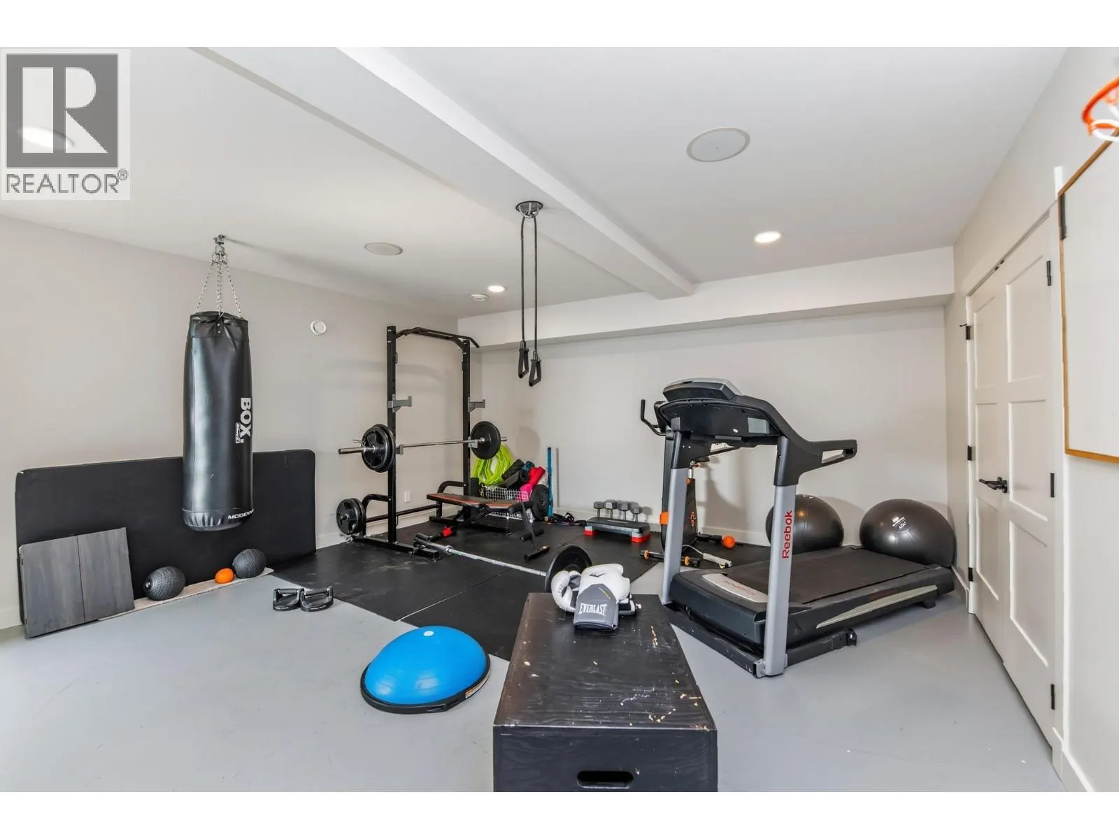 5120 Turtle Pond Court
