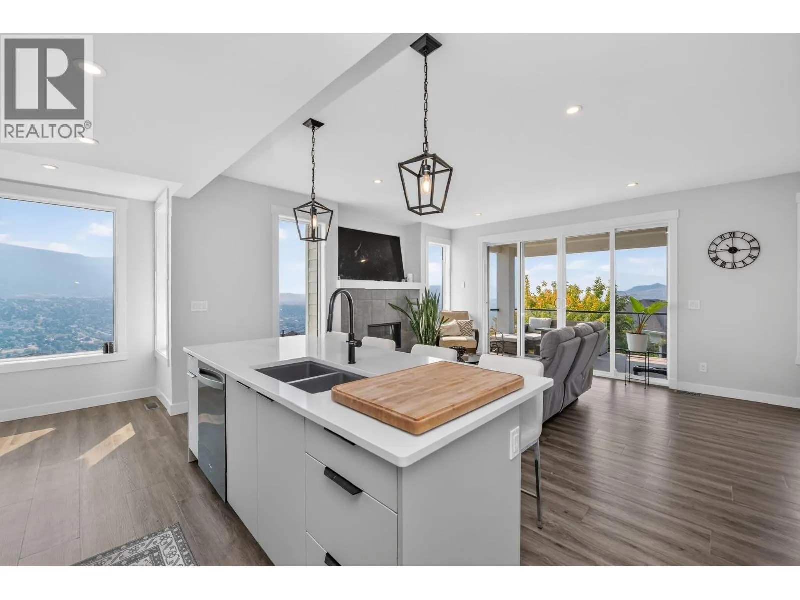 5120 Turtle Pond Court