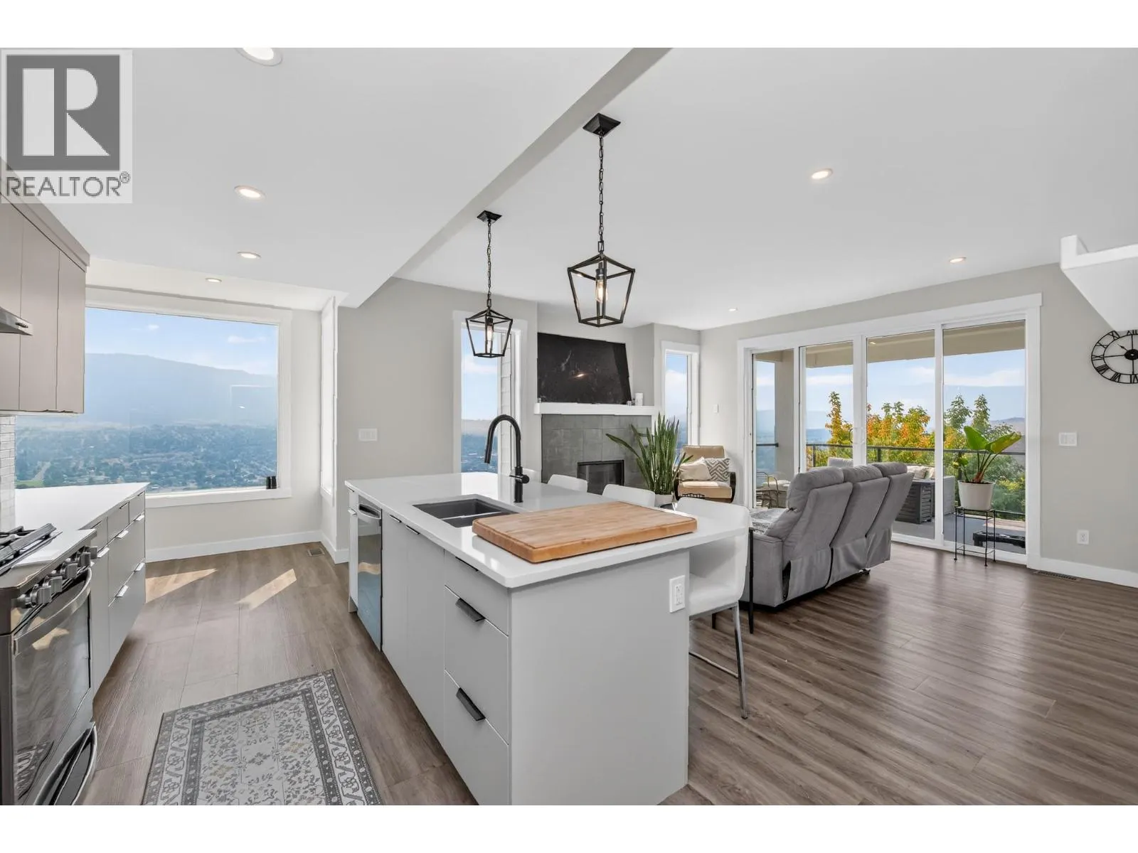 5120 Turtle Pond Court