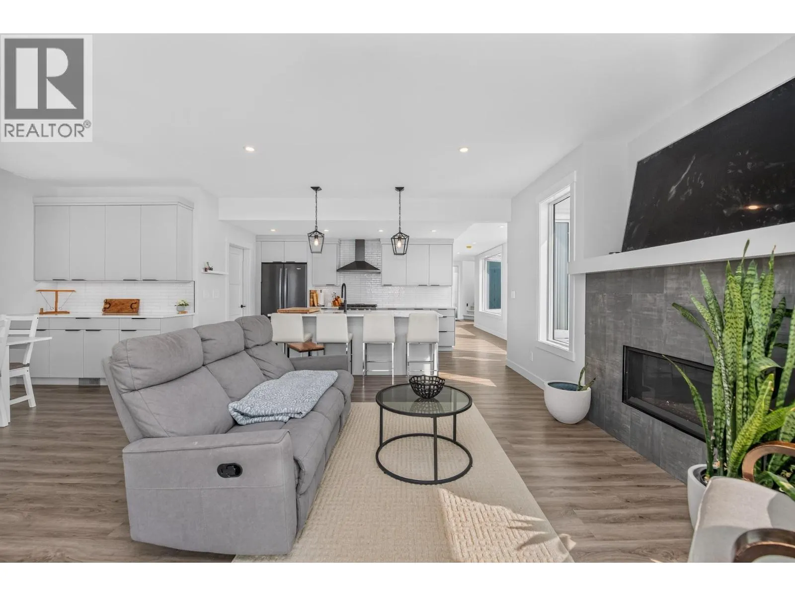 5120 Turtle Pond Court