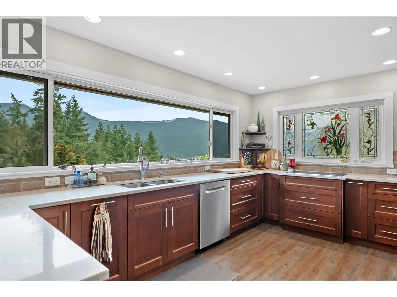 2880 Chalet Drive