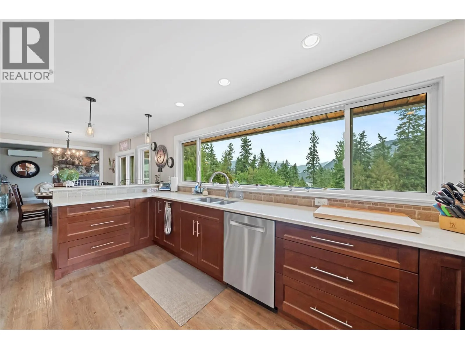 2880 Chalet Drive