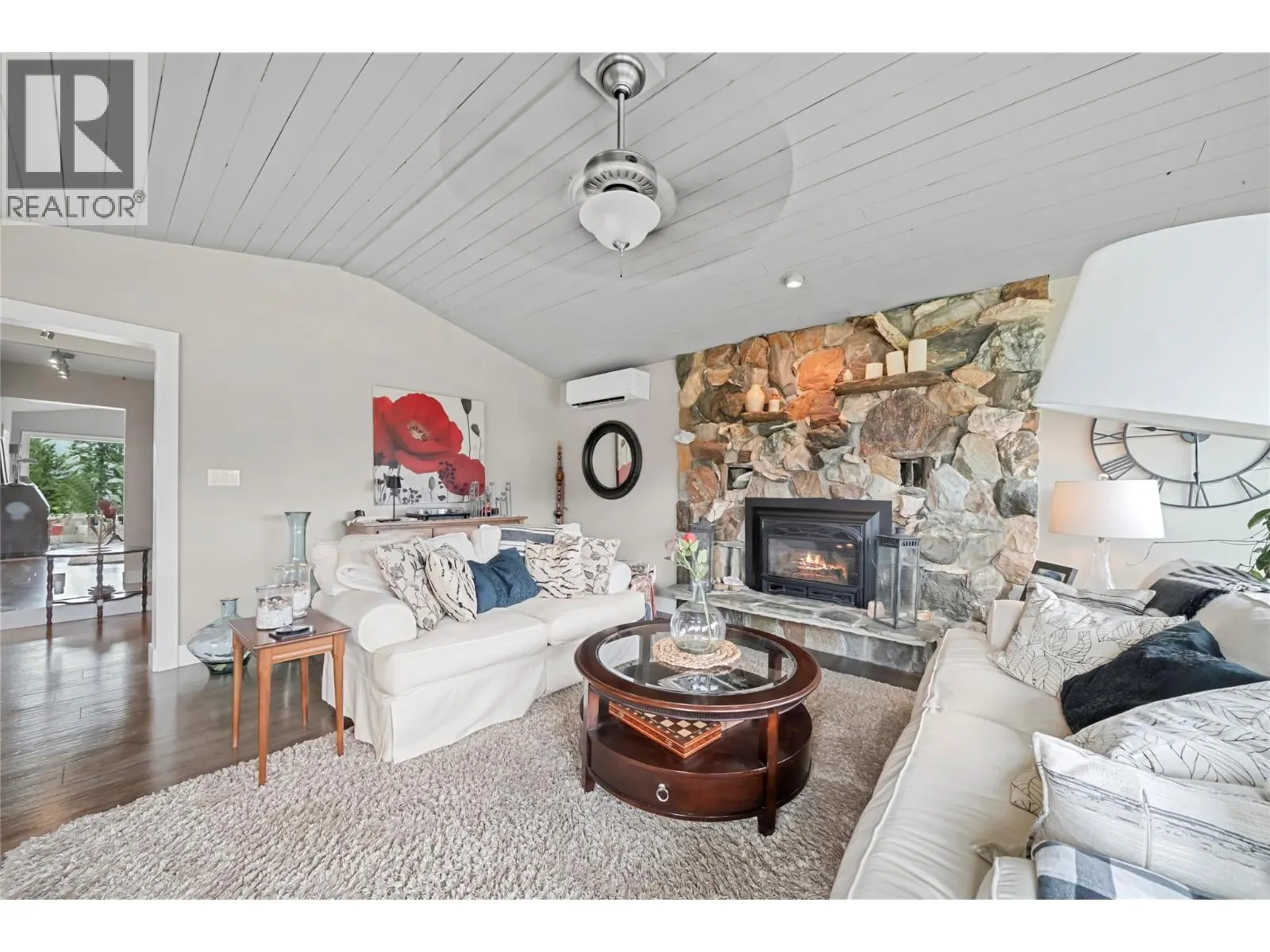 2880 Chalet Drive