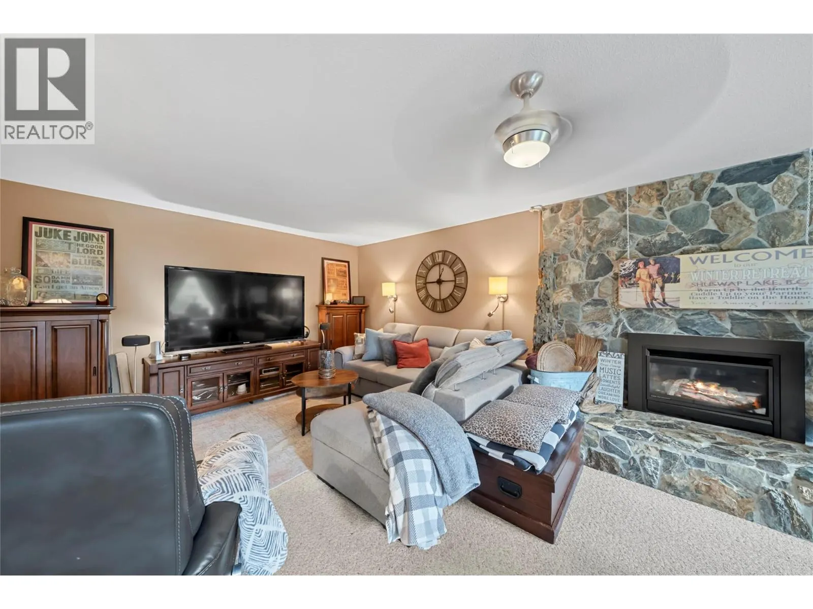 2880 Chalet Drive