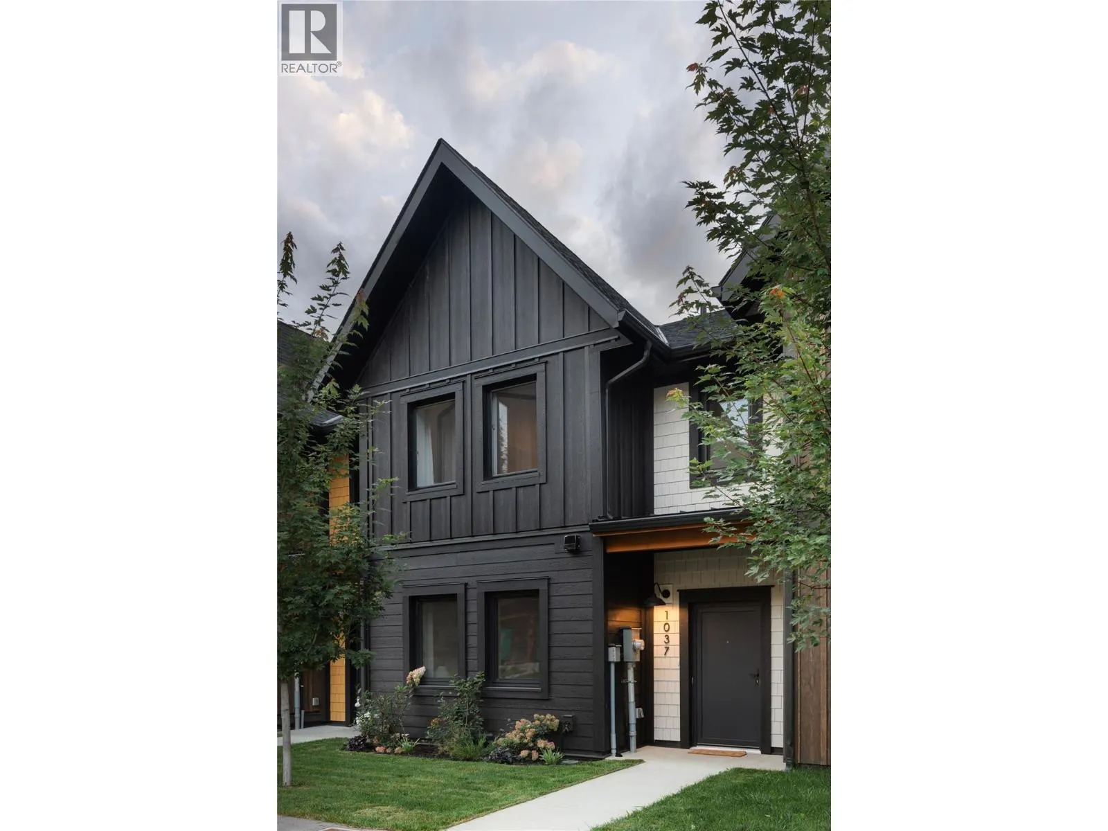 1037 Keystone Crescent