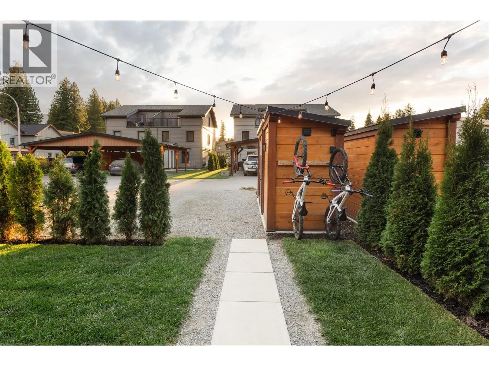1037 Keystone Crescent