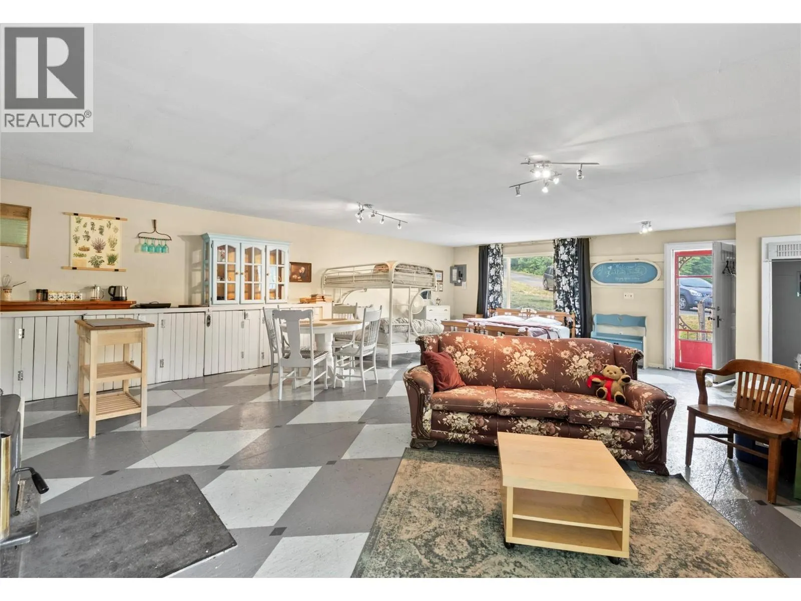 6271 Eagle Bay Road