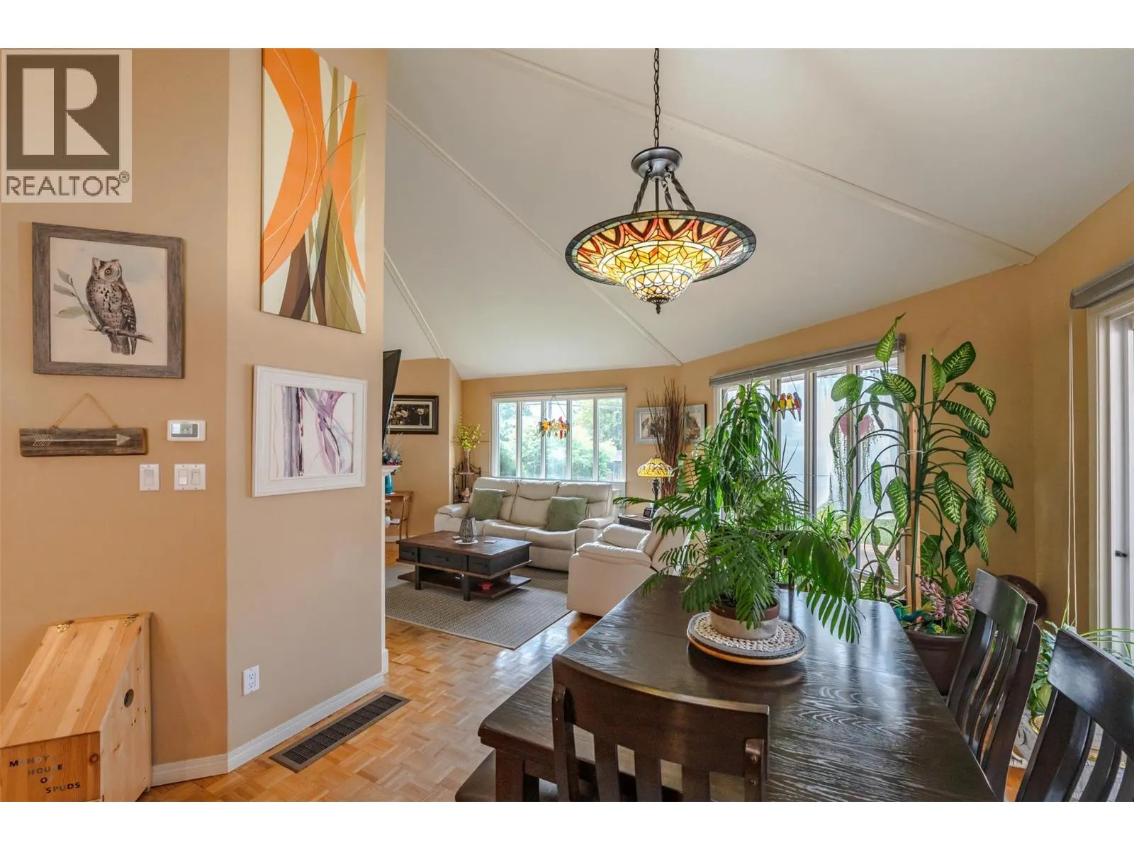 4744 Lakeside Road