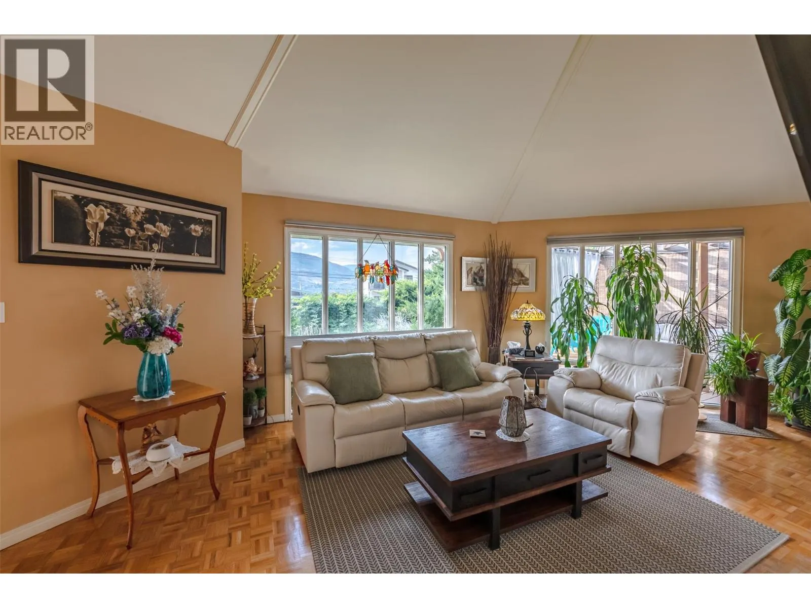 4744 Lakeside Road