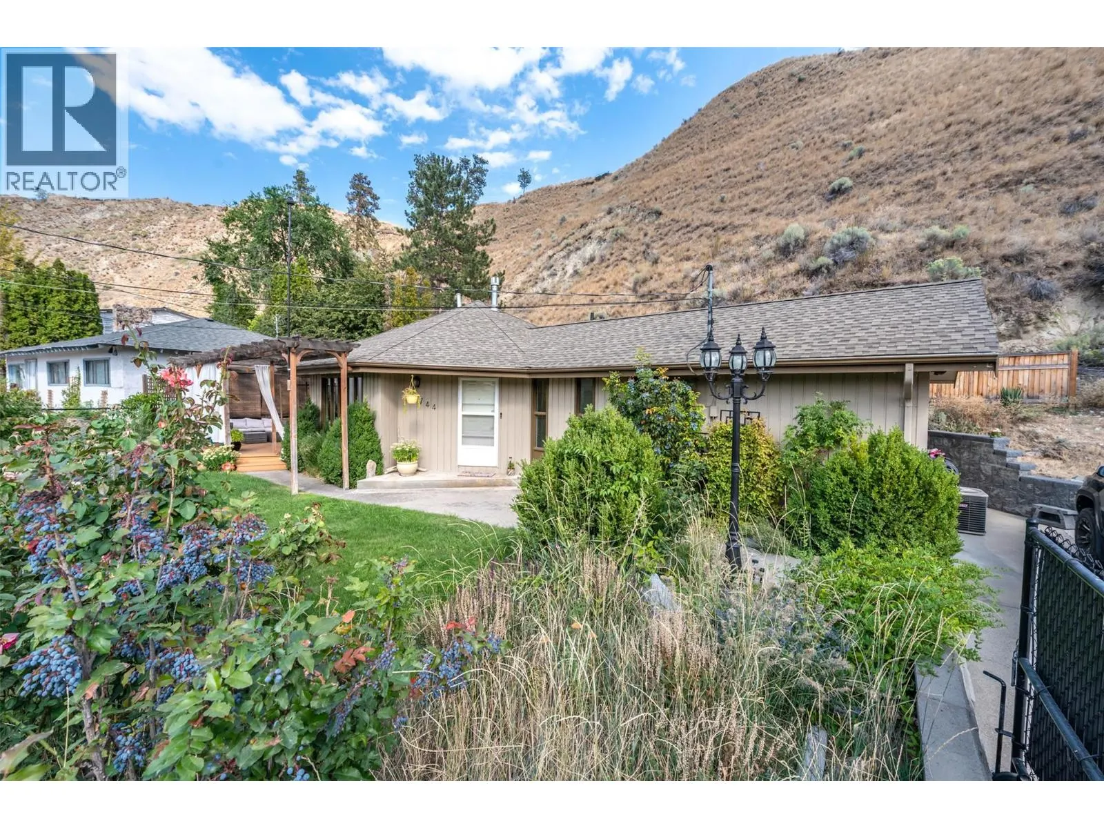 4744 Lakeside Road