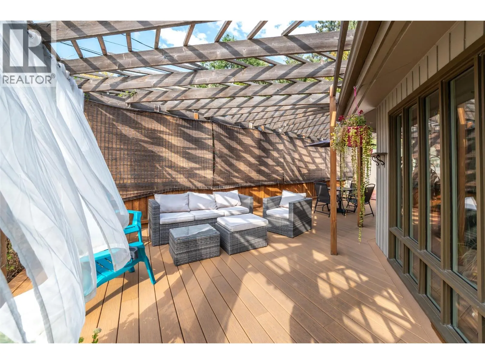 4744 Lakeside Road