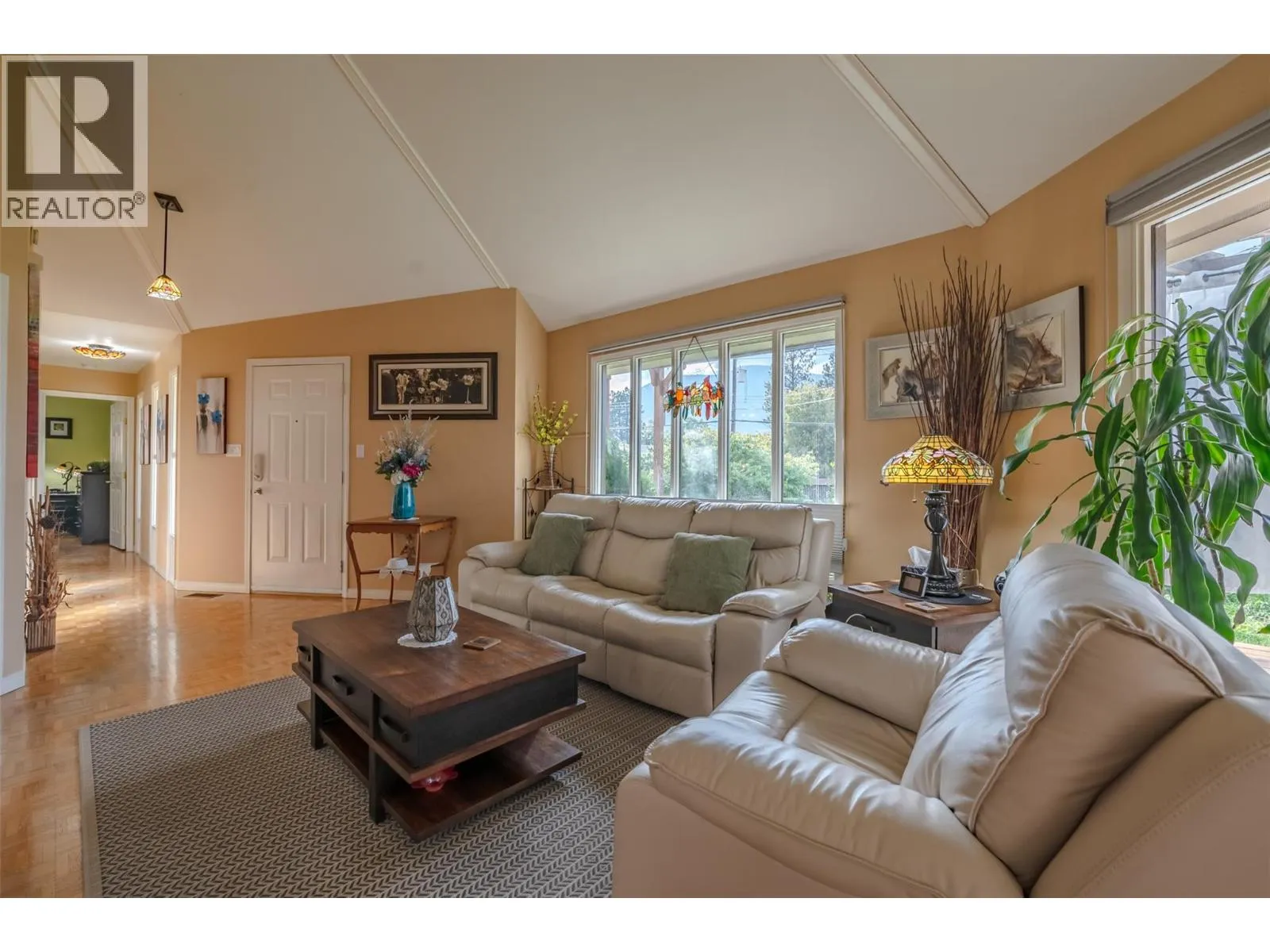 4744 Lakeside Road