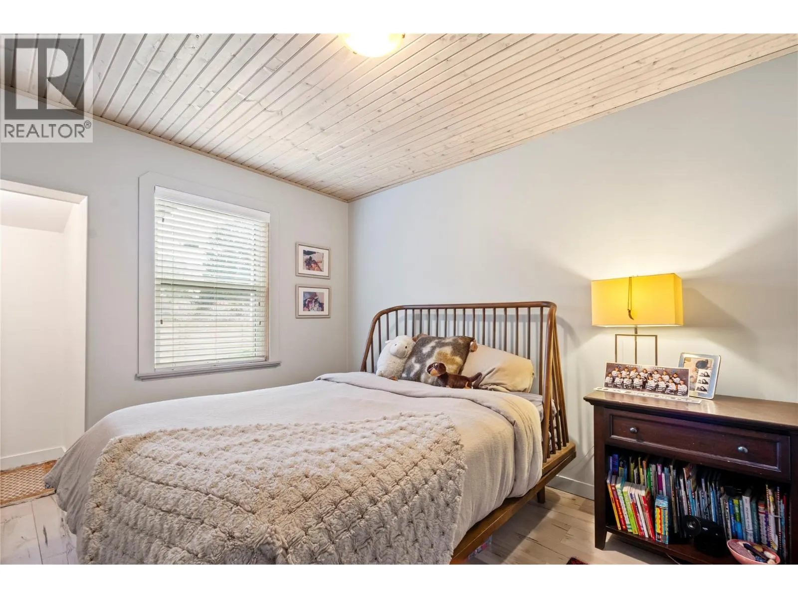 335 MIDDLE BENCH Road