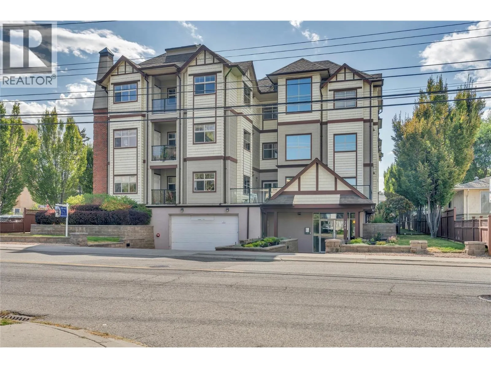 240 Wade Avenue Unit# 401