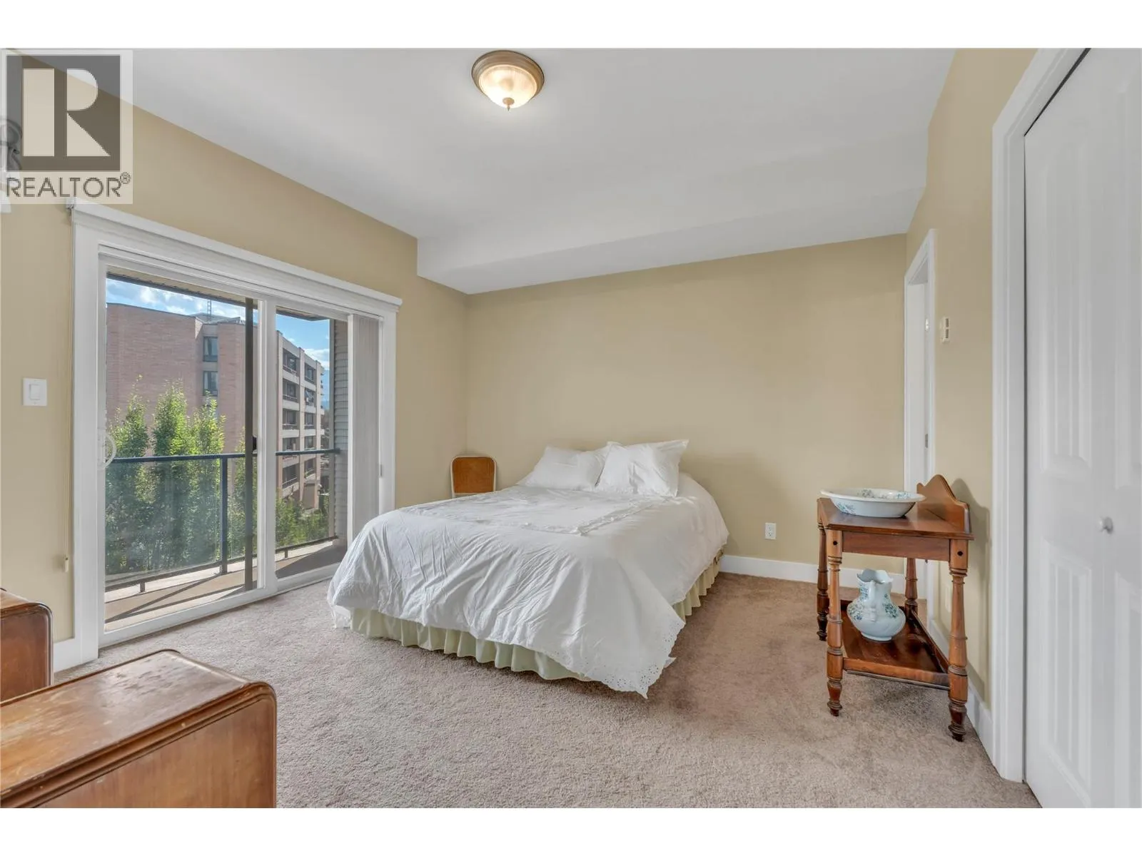 240 Wade Avenue Unit# 401