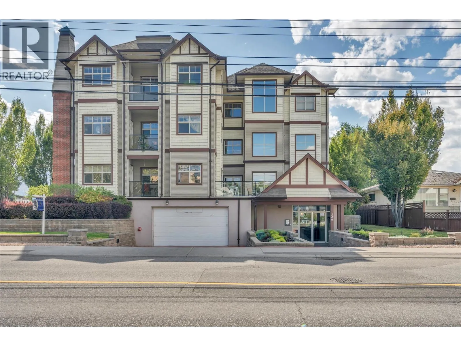 240 Wade Avenue Unit# 401