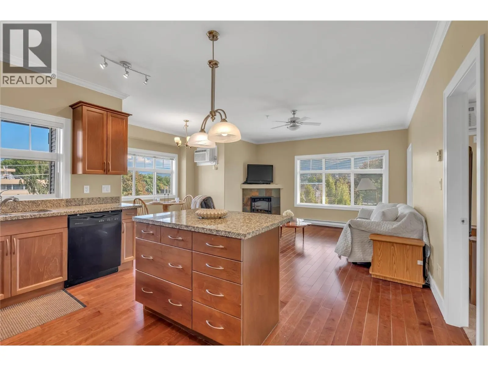 240 Wade Avenue Unit# 401
