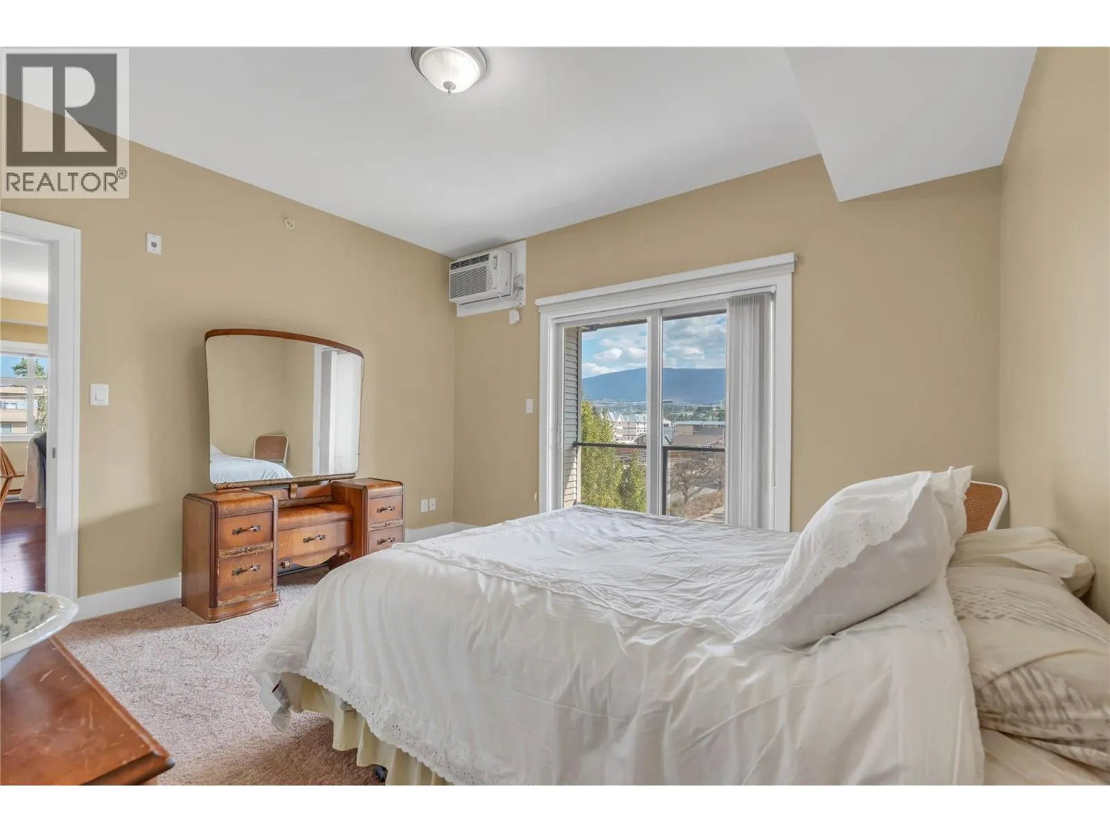 240 Wade Avenue Unit# 401