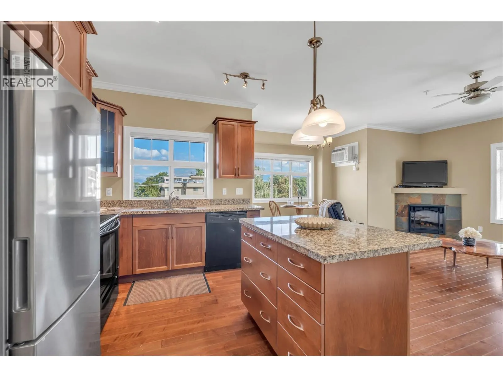 240 Wade Avenue Unit# 401