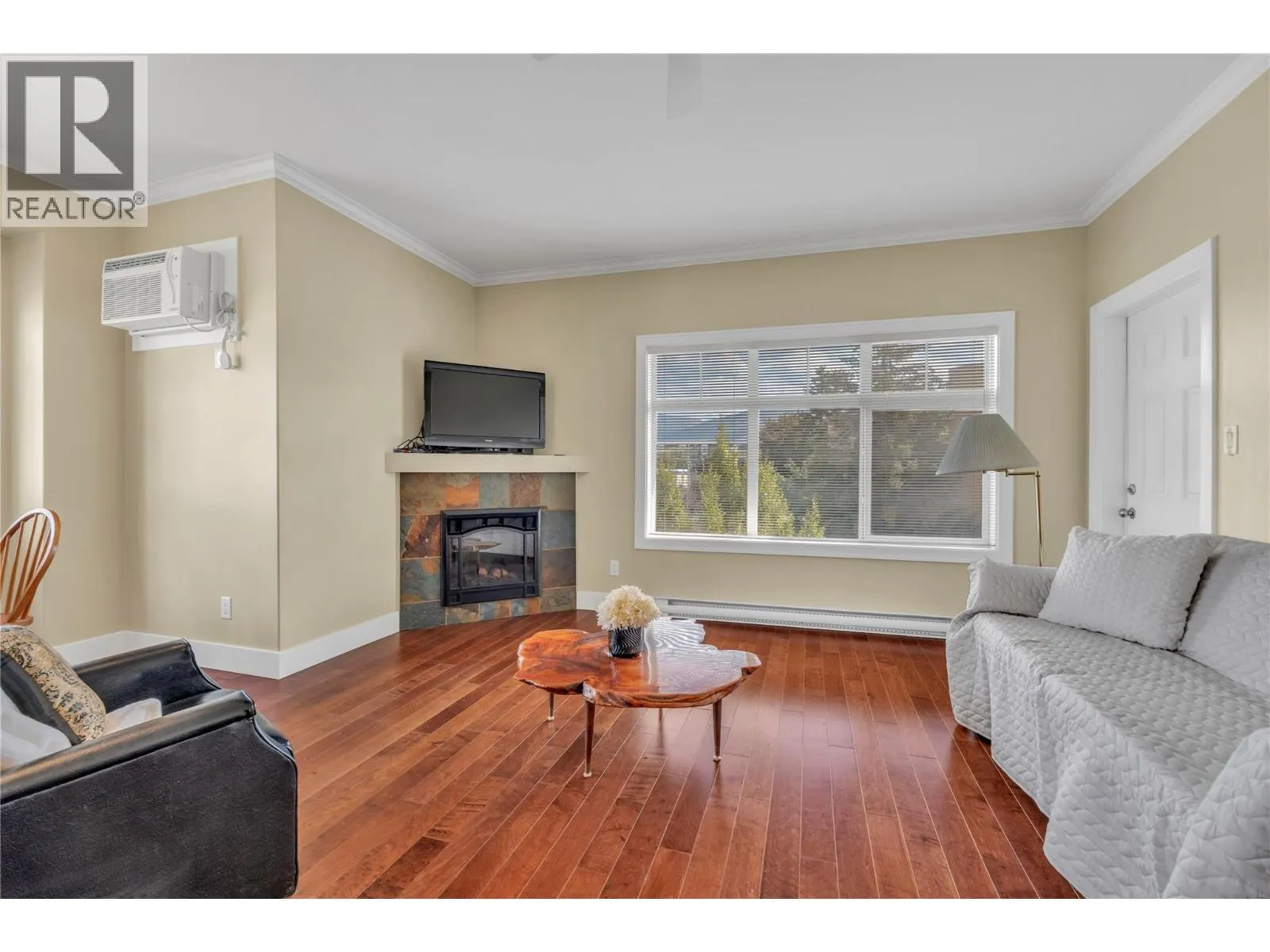 240 Wade Avenue Unit# 401