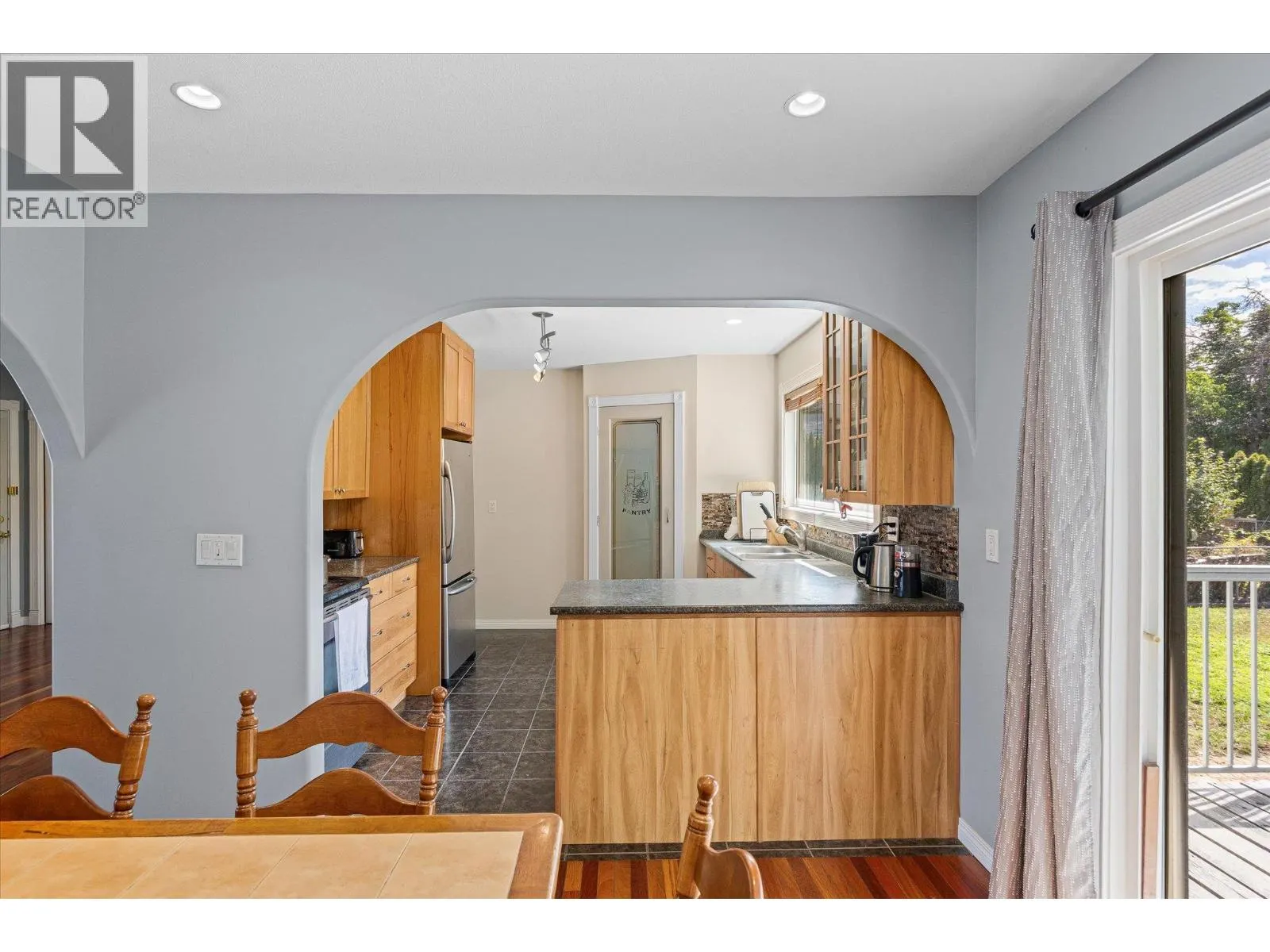 245 Holbrook Road W